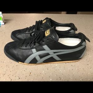 Men’s Onitsuka Mexico 66 shoes/ Like New